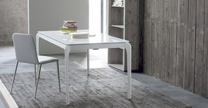 mesa contemporánea