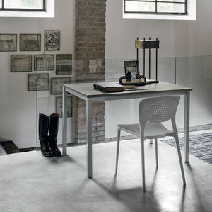 mesa contemporánea
