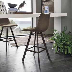 silla de bar contemporánea