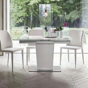 mesa de comedor contemporánea