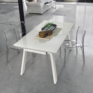 mesa de comedor contemporánea