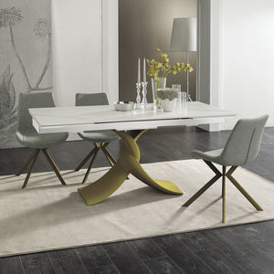 mesa de comedor contemporánea