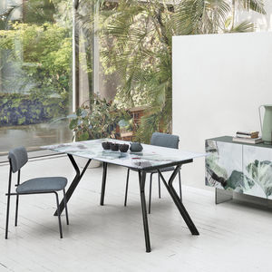 mesa contemporánea