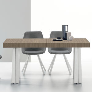 mesa de comedor contemporánea