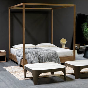 cama con dosel
