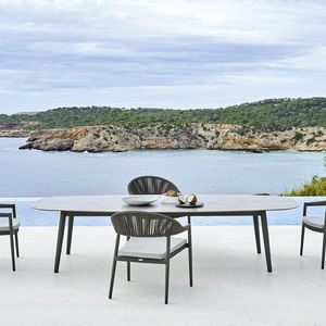 mesa contemporánea