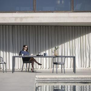 mesa contemporánea