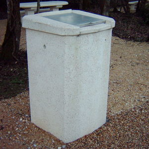 cubo de basura público