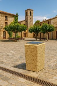 cubo de basura público