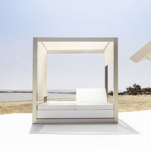 cama de jardín con dosel