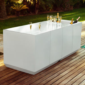 bar de jardín luminoso