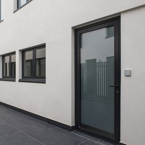 puerta-ventana abatible