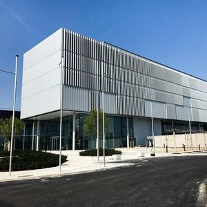 celosía con lamas de aluminio