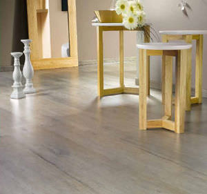 suelo laminado en piezas amplias de HDF