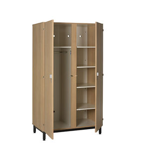 armario contemporáneo / de madera / con puertas batientes / para el sector servicios