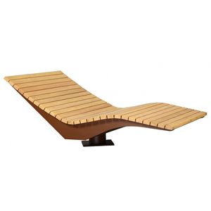 tumbona contemporánea / de madera de frondosa / de acero galvanizado / de chapa de acero