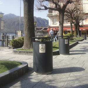 cubo de basura público