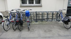 aparcabicis de suelo