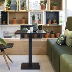 mesa contemporánea