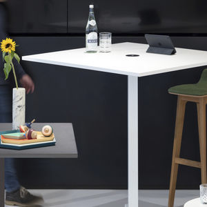 mesa alta contemporánea