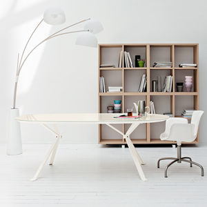 mesa de trabajo contemporánea