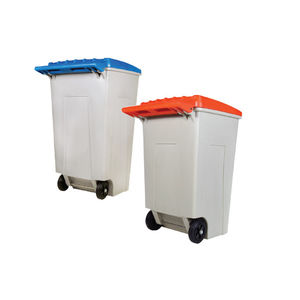 cubo de basura público