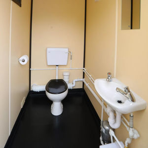 baño público móvil