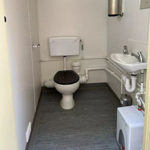 baño público móvil