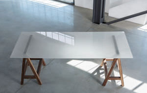mesa contemporánea