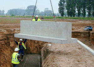 estribo de puente de hormigón armado