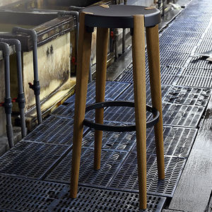 taburete de bar contemporáneo / de roble / de nogal / de aluminio fundido