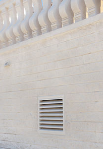 rejilla de ventilación de piedra reconstituida