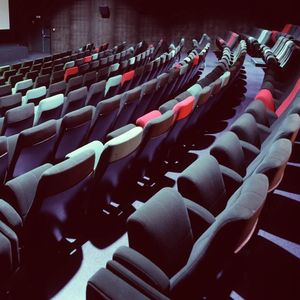 butaca de auditorio contemporáneo