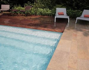 Escalera de piscina