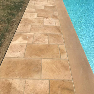 adoquín de piedra natural / antideslizante / cepillado / para piscina