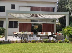 pérgola adosada