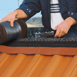 banda impermeable para cumbrera con ventilación