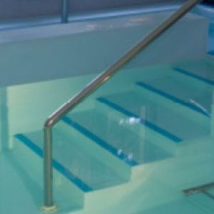 Escalera de piscina