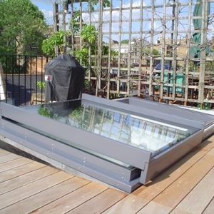 ventana de tejado de metal