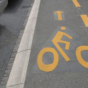borde de separación / de hormigón / lineal