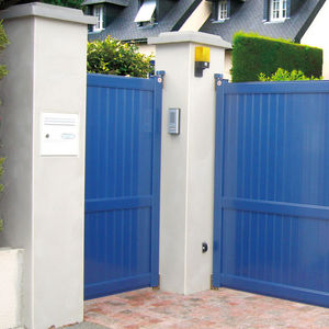 puerta para jardín de aluminio