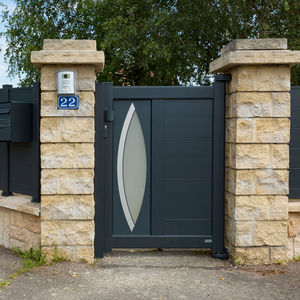 puerta para jardín de aluminio