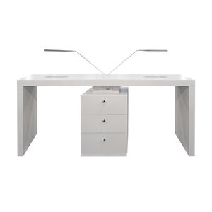 mesa de manicura con espacio de almacenamiento