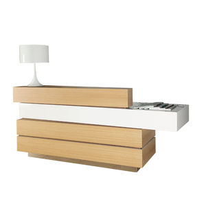 mostrador de recepción de chapa de madera