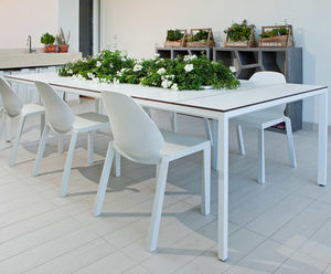 mesa contemporánea
