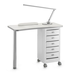 mesa de manicura con iluminación integrada