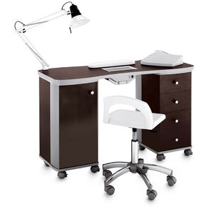 mesa de manicura con aspiradora