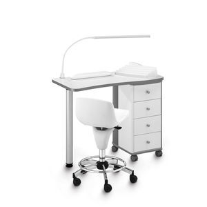 mesa de manicura con iluminación integrada