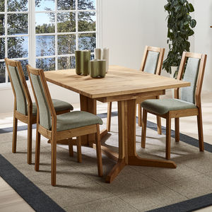 mesa de comedor de diseño escandinavo