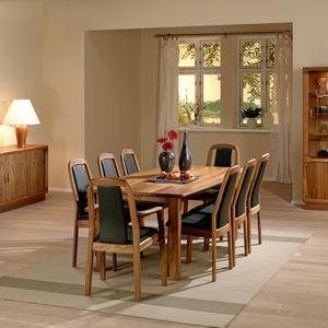 mesa de comedor de diseño escandinavo